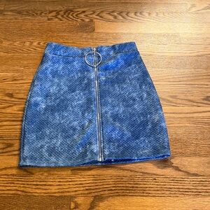 BlueBlush Textured Mini Skirt with Zipper Size Small